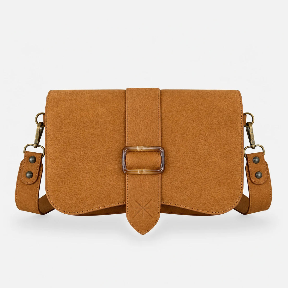 Sac Baby Double Thara en nubuck camel, rabat à boucle écaille, vue de face