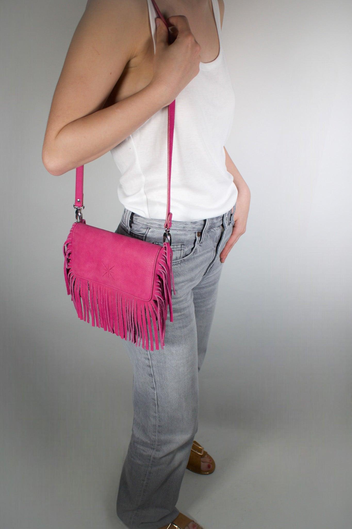 BOLSO DE MANO BOUGAINVILLIER DE NOBUCK ROSA - BANDOLERA CADENA PLATA