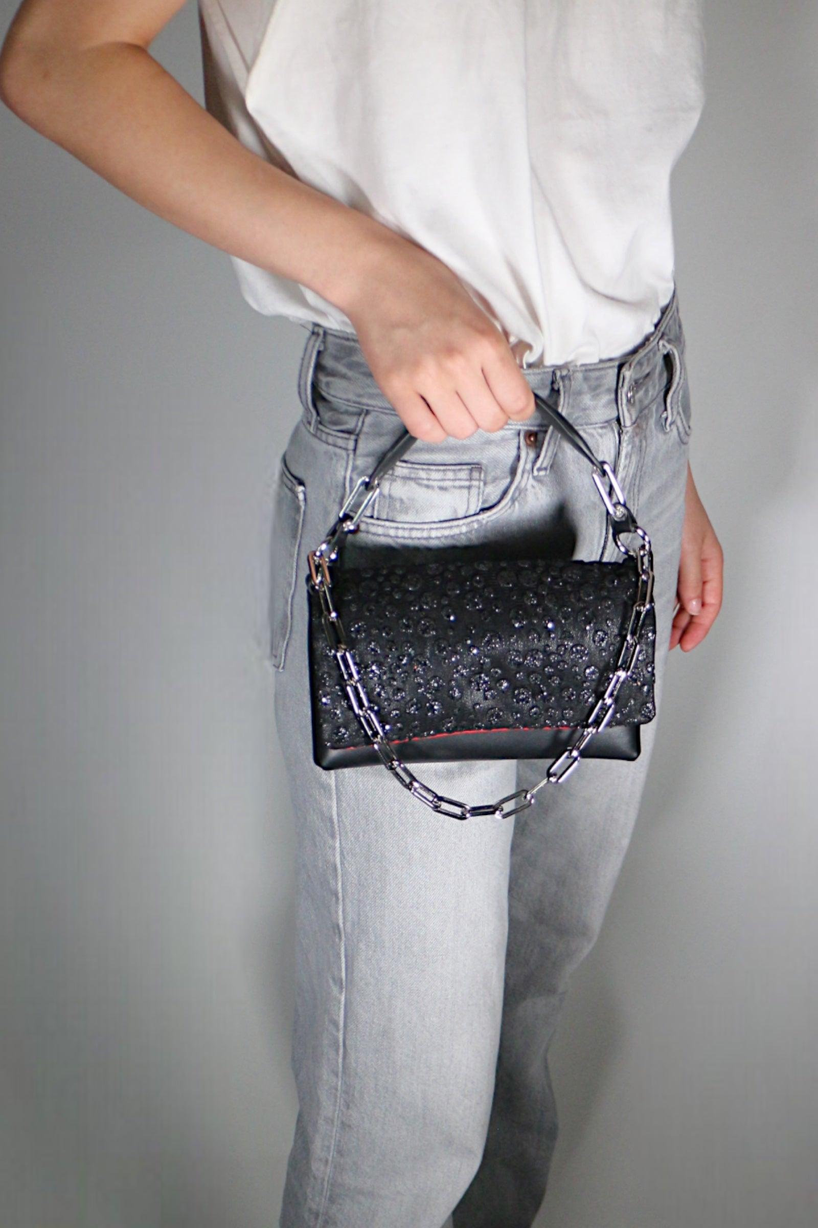 BOLSO GEMMA DE PIEL NEGRO - ACABADO PLATA