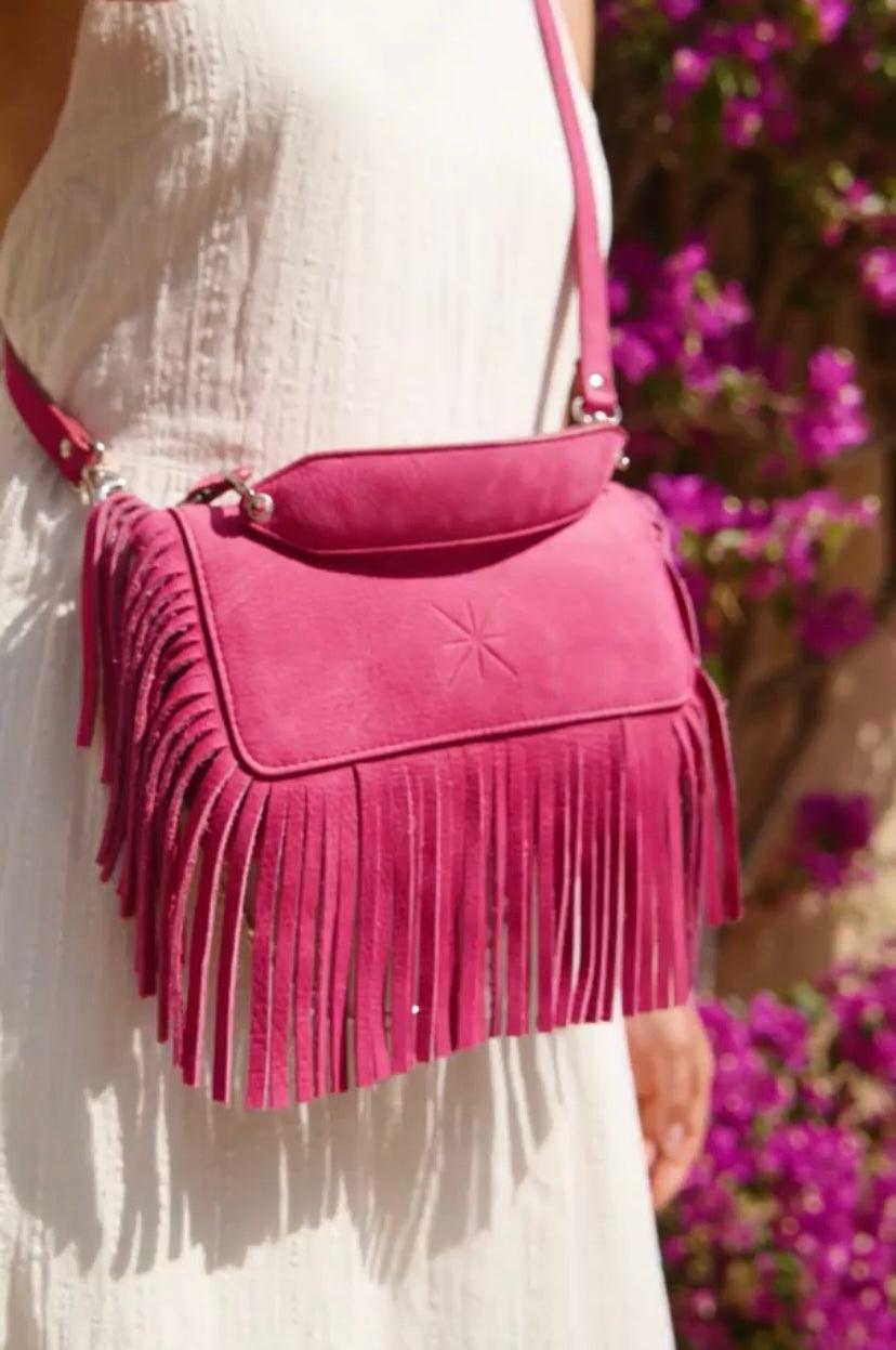 SAC POCHETTE NUBUCK ROSE BOUGAINVILLIER - BANDOULIÈRE CHAINE ARGENT