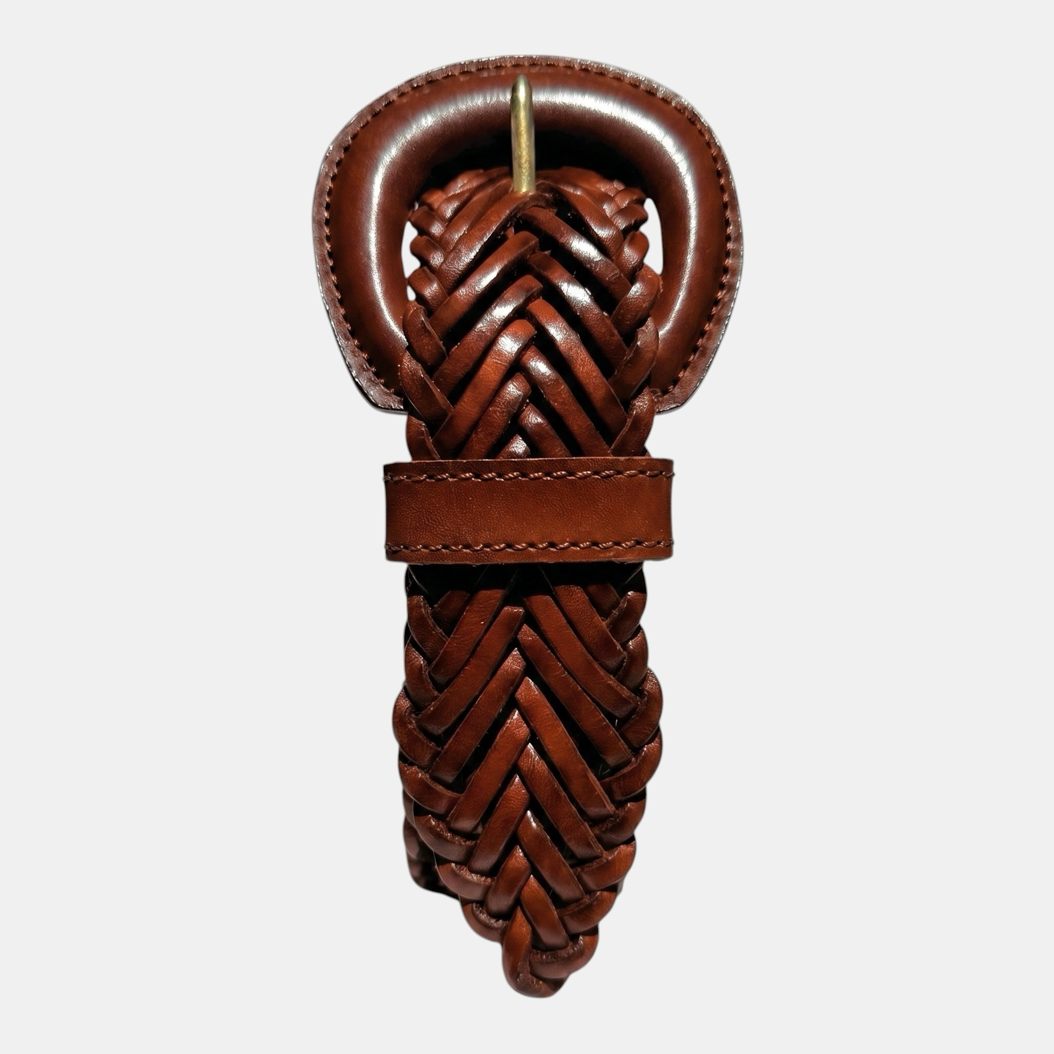 Ceinture tressée La Stella en cuir marron avec boucle recouverte de cuir pour un style bohème chic et artisanal.