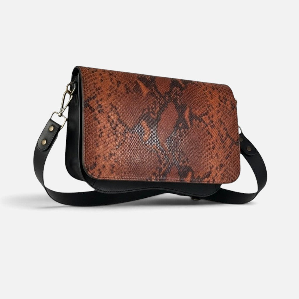 Rabat interchangeable La Stella pour sac Baby en cuir de vachette embossé effet python cuivré et noir